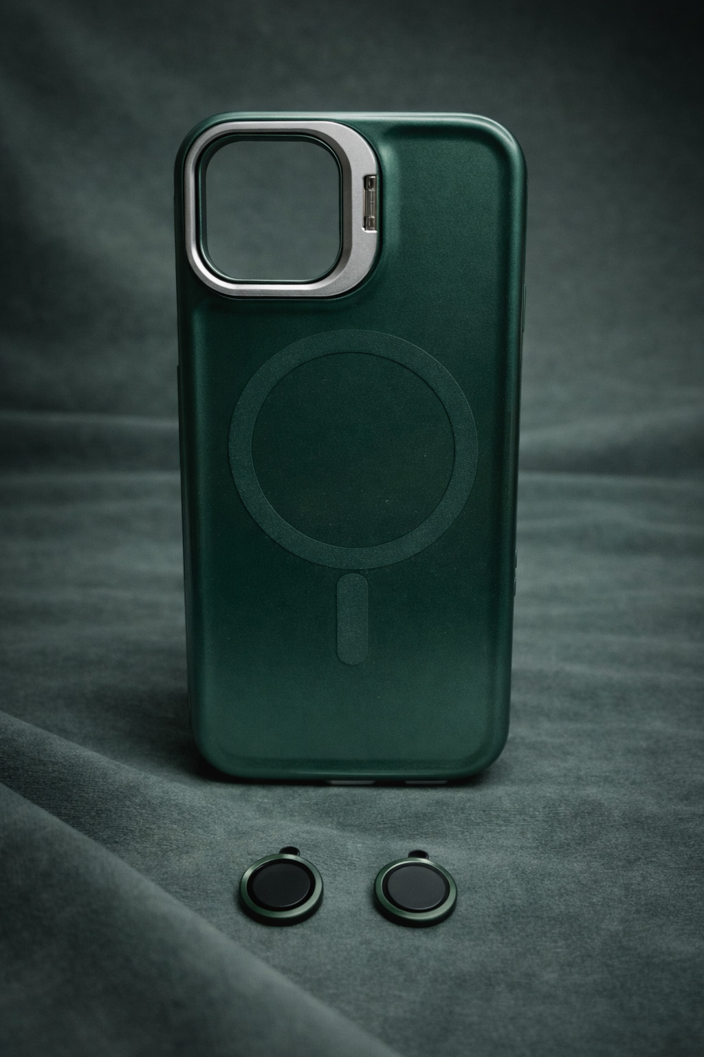 Case Titan - iPhone 15, Green Titan