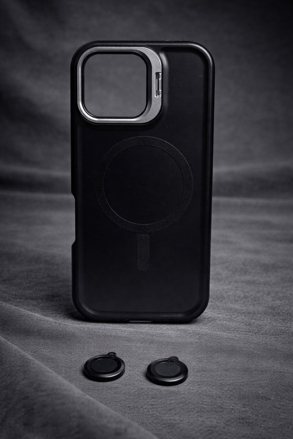 Case Titan - iPhone 17, Black Titan