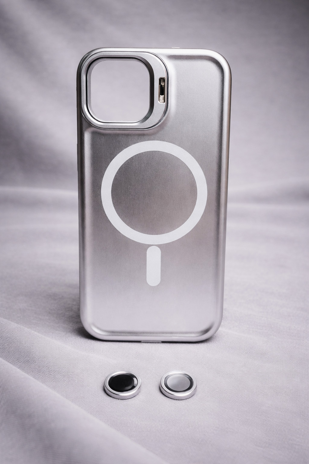 Case Titan - iPhone 15, Silver Titan